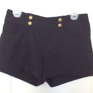 Black HM shorts Size 6