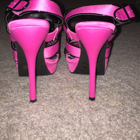 Pink Shoes💕 - Picture 4 of 4