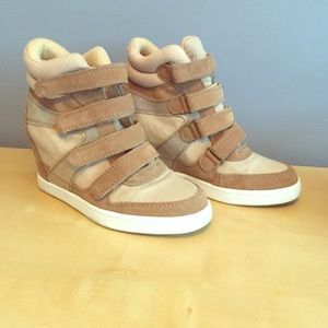 Aldo sneaker heels size 9
