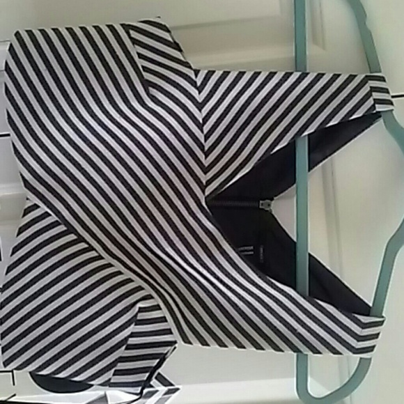 Asymmetric crop top (size medium)