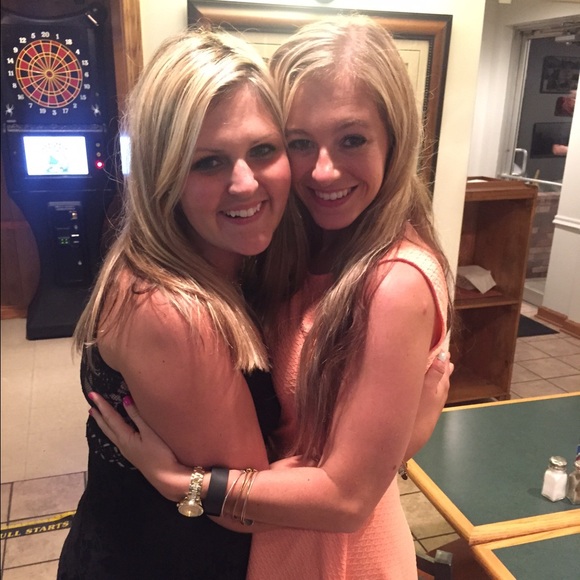 Meet your Posher, Kaitlin - Picture 3 of 4