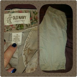 Beige capri/Bermuda pants
