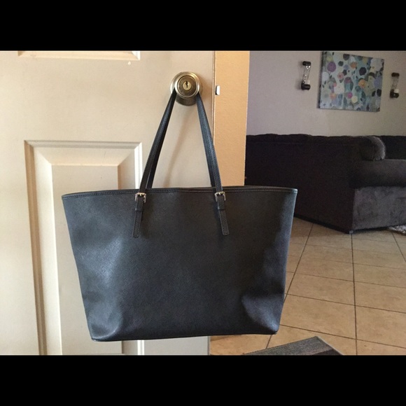 ❤️ SOLD ❤️Michael Kors Micro Stud Large Tote - Picture 2 of 4