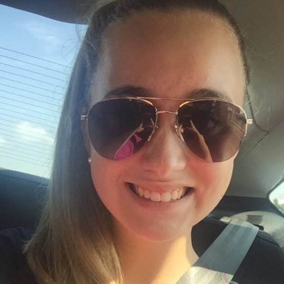 Meet your Posher, Mia - Picture 1 of 1