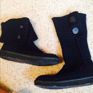 Black sweater uggs