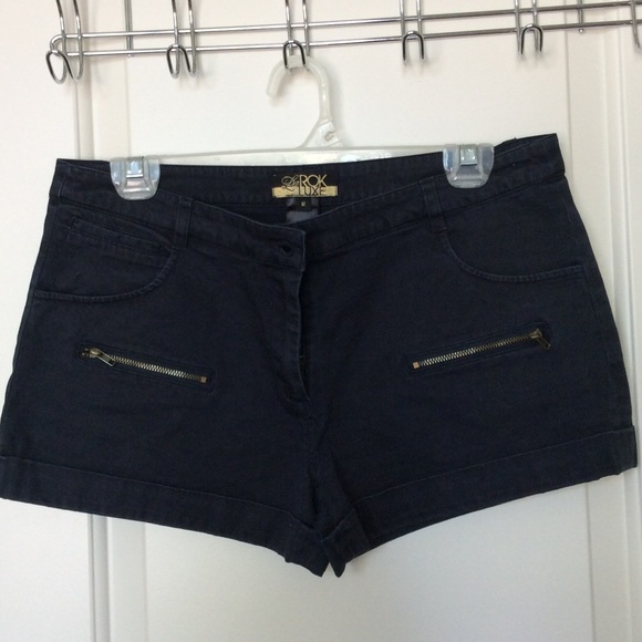 Navy LaRokLuxe shorts Size M - Picture 1 of 3