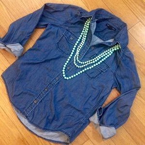 XS Chambray shirt!