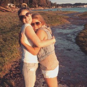 Meet your Posher, Emily