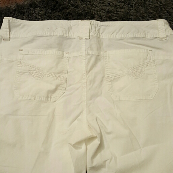 White Capris - Picture 4 of 4