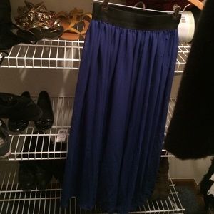 Neve worn midi blue skirt🍂🍁