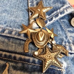 🌟🐎COWGIRL COUNTRY BROOCH PIN🐎🌟
