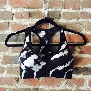 Black and White Push Up Sports Bra