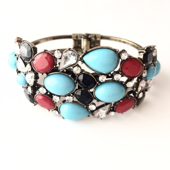 Jewelry - Stone cluster bangle!