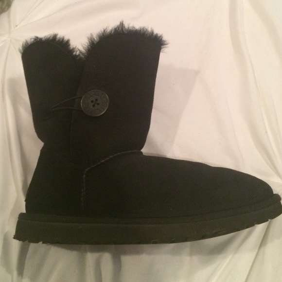 Authentic Bailey single button uggs