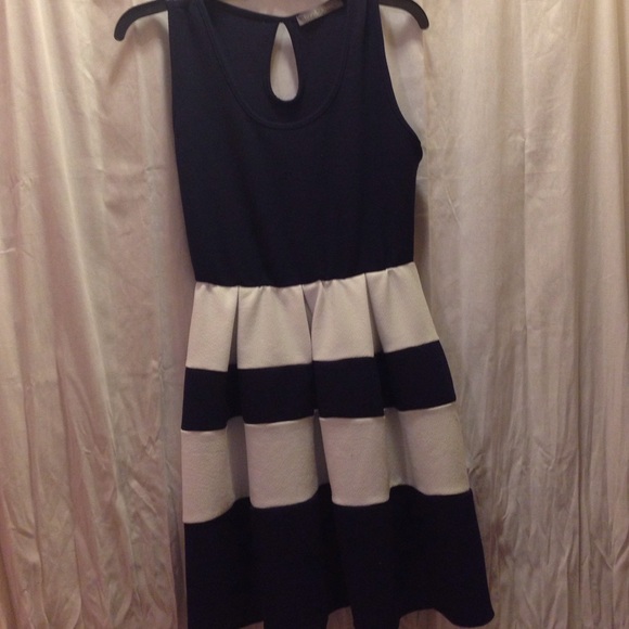 Cute dress! Everything must go!