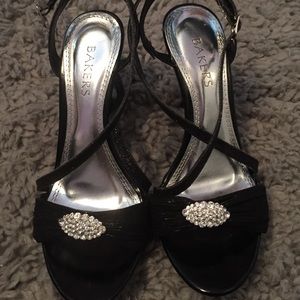 Black strappy heals with gem