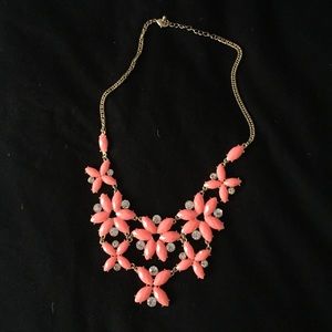 Flower necklace (NWOT)