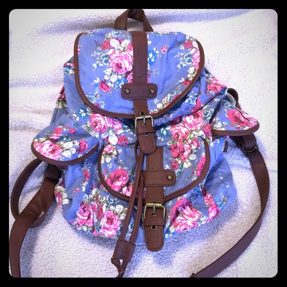 Floral light weight backpack!🎒