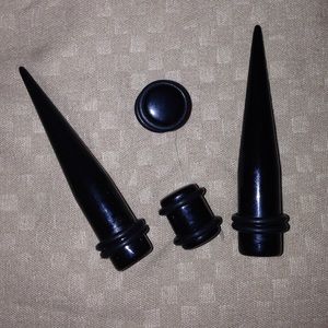 Size 00 G Plugs/Tapers Black