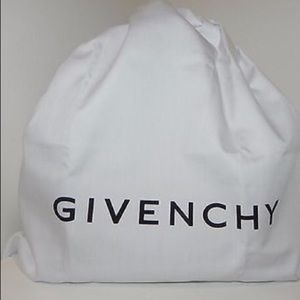 Meet your Posher, Leelee