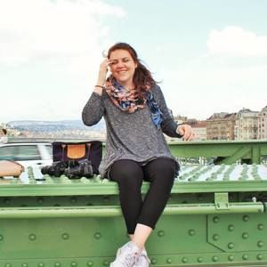 Meet your Posher, Caitlin