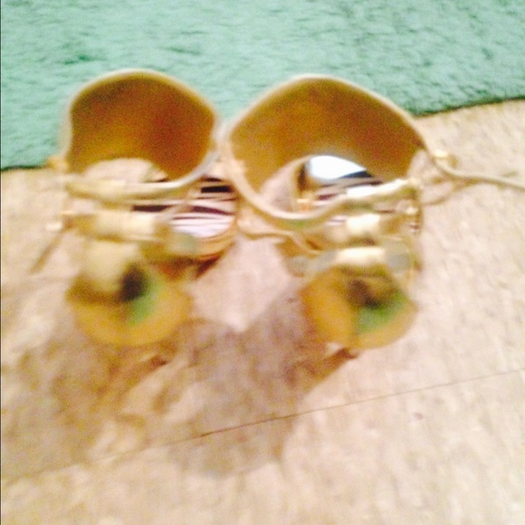 Heels - Picture 2 of 2