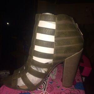 Olive chunky Heels size 7.5 and 9
