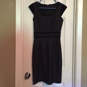 Max and Cleo cap sleeve dress