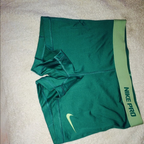 Almost brand new Nike Pro tight shorts