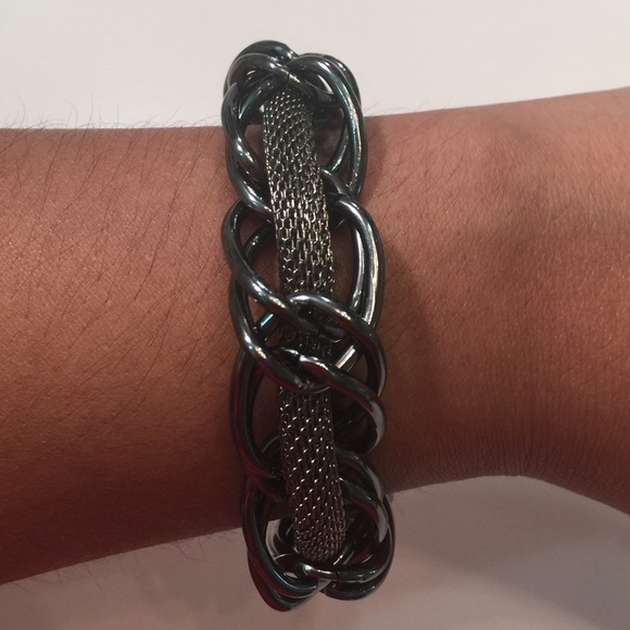 Interlocked mesh & chain link gunmetal bracelet - Picture 3 of 3