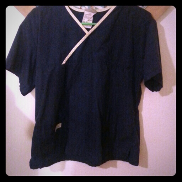 🎀Large Navy/Yellow Urbane Scrub Top🎀