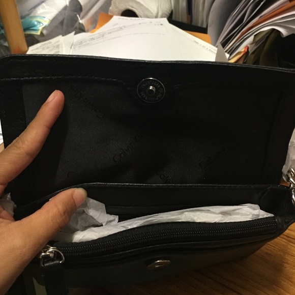 Calvin Klein cross body - Picture 4 of 4