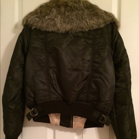 SOLD Faux fur trimmed bomber jacket - Picture 3 of 3