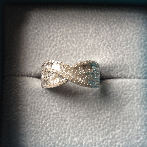 STERLING SILVER & AUSTRIAN CRYSTAL CIGAR BAND 8