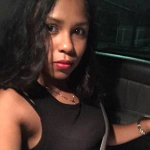 Meet your Posher, Maura