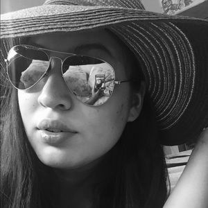 Meet your Posher, Briana