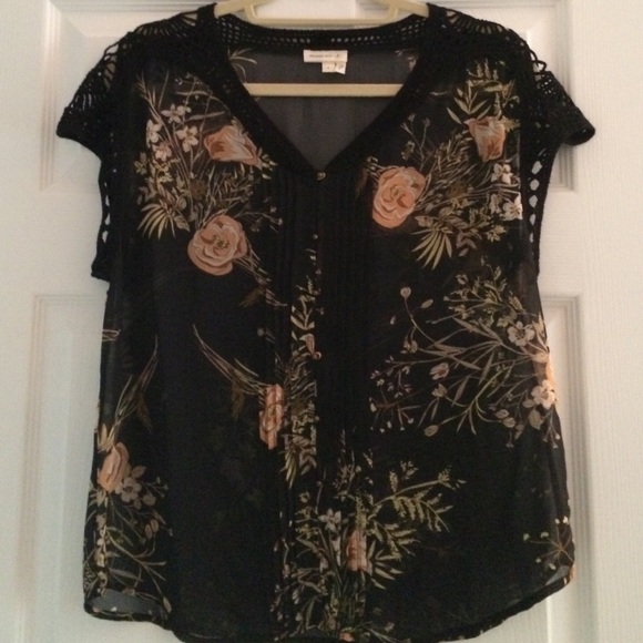 Anthropologie Tops - Anthropologie black flower blouse