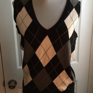 The limited sweater vest