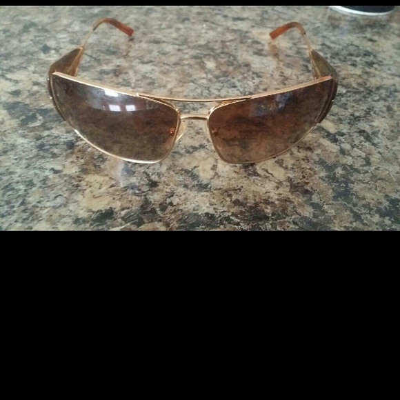 SOLD Prada sun glasses - Picture 3 of 4