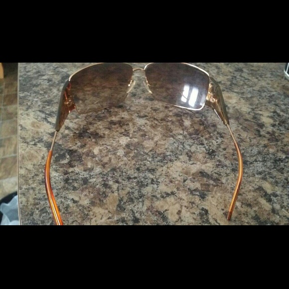 SOLD Prada sun glasses - Picture 4 of 4