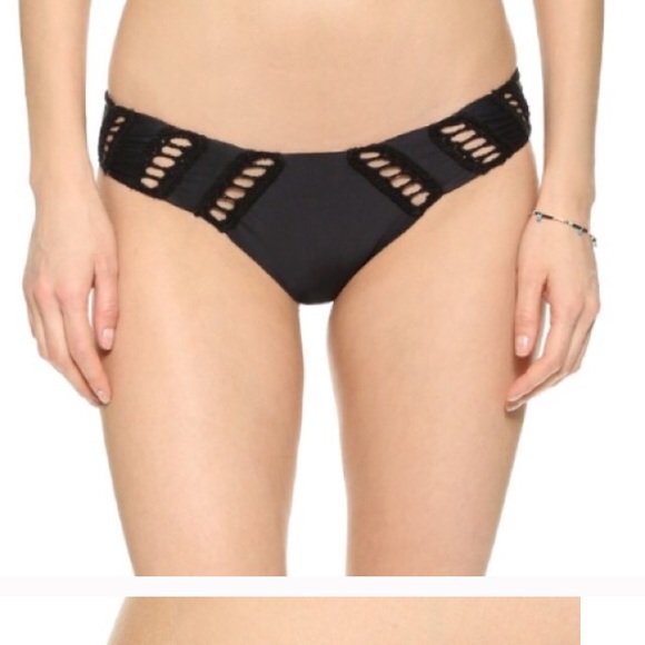 acacia bottoms