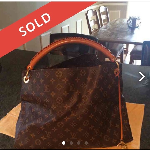 Louis Vuitton Artsy MM