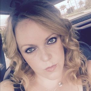 Meet your Posher, Catherine