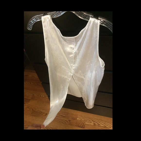 Express tank top - Picture 2 of 4