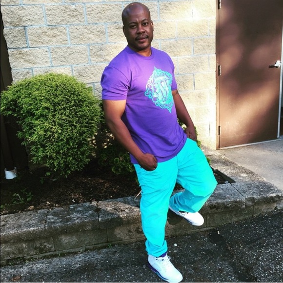 Meet your Posher, Lawrence - Picture 3 of 4