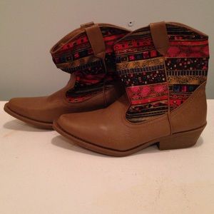 Styling cowgirl boots!