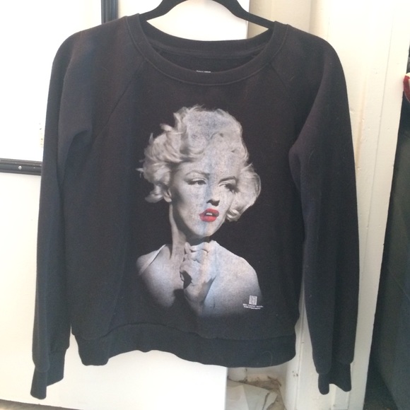 Black Marilyn Monroe Sweater