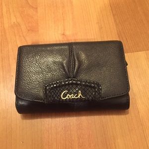 💠Black Coach Trifold Wallet
