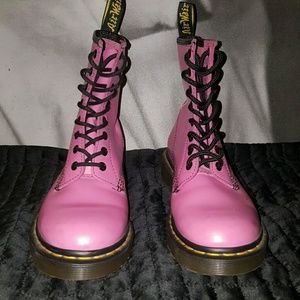 DR. MARTENS