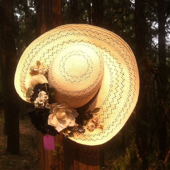 Sold part of custom bundleHP,Original  white hat - Picture 3 of 4